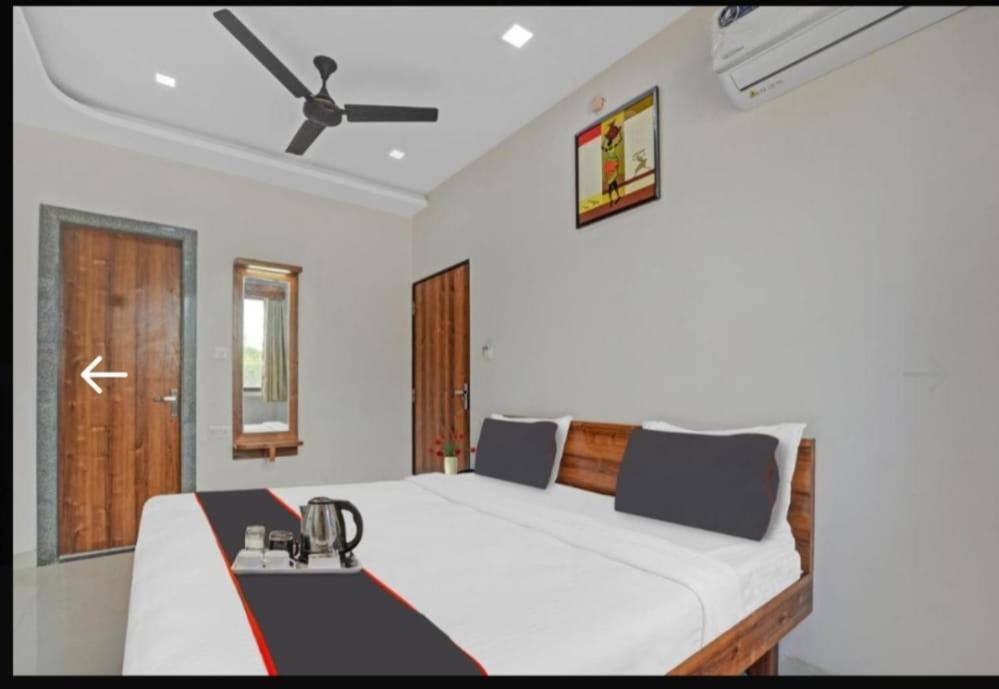 Hotel Mangal Niwas Udaipur Esterno foto